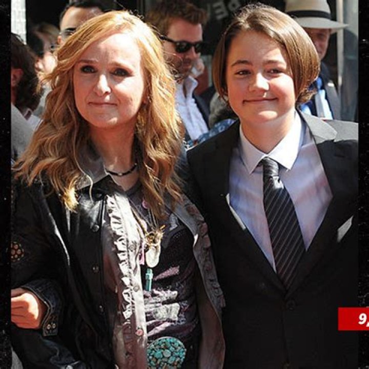 Rosie O’Donnell & More Stars Send Love To Melissa Etheridge After Her Son’s Tragic Death
