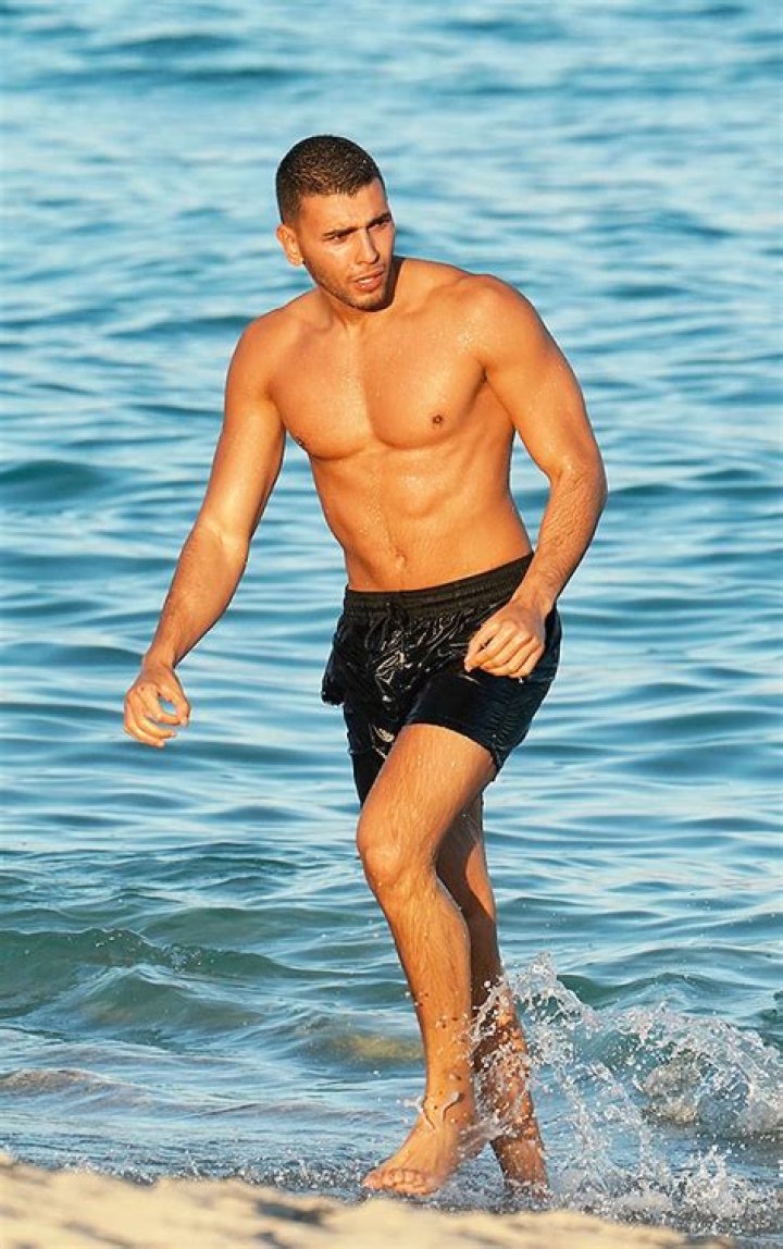 Younes Bendjima, 26, Goes Shirtless On The Beach In Miami After Reuniting With Kourtney Kardashian, 40